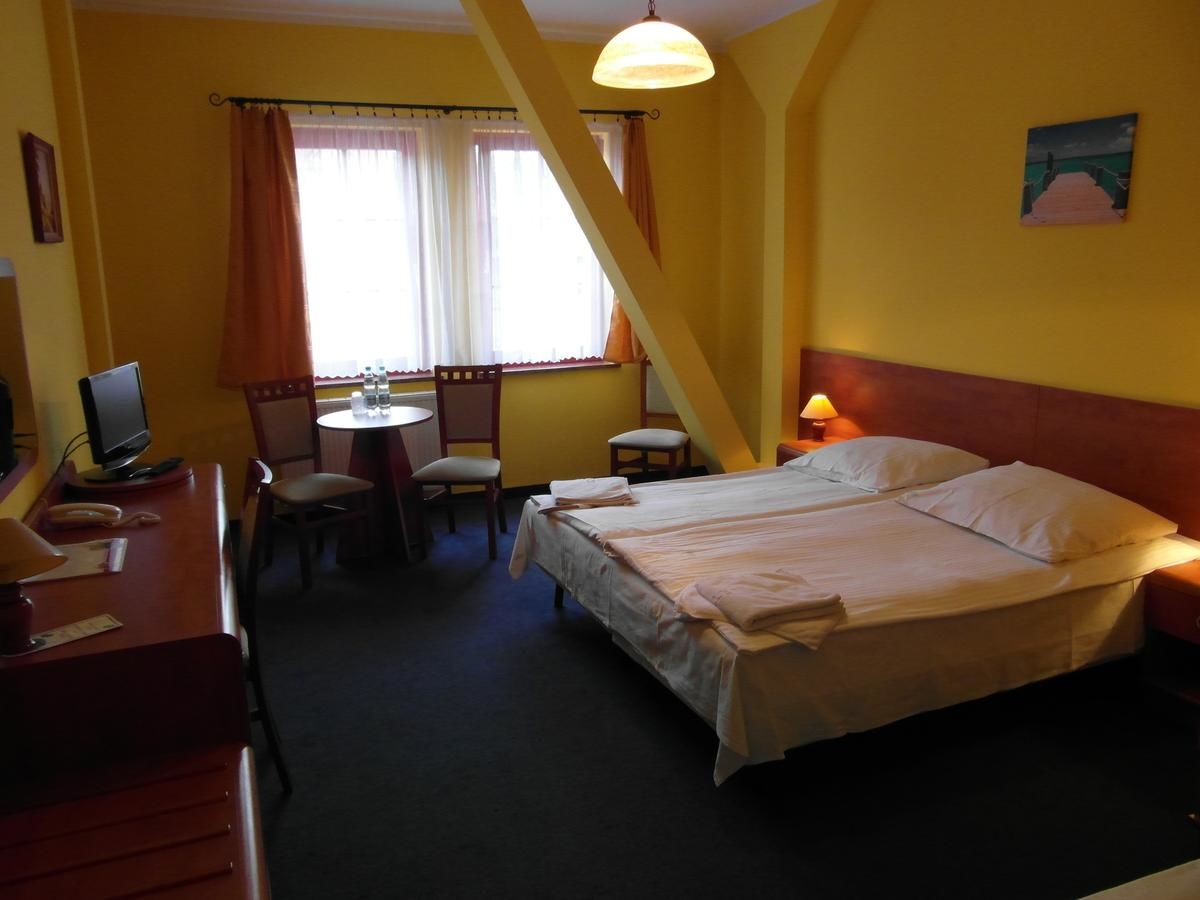 Отель Hotel-Restauracja Spichlerz Старгард-17