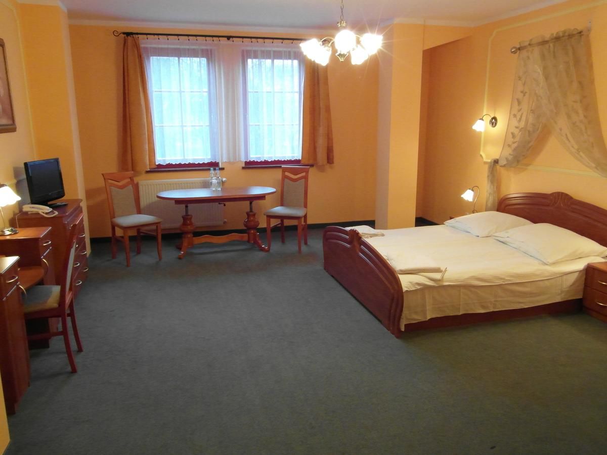 Отель Hotel-Restauracja Spichlerz Старгард-18